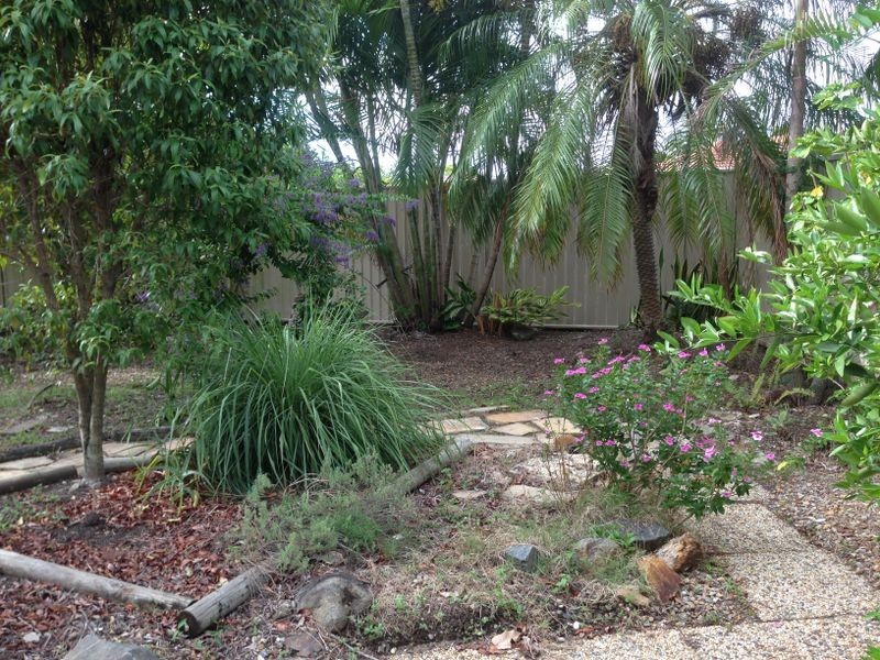 2/4 Flora Close, Burleigh Waters QLD 4220