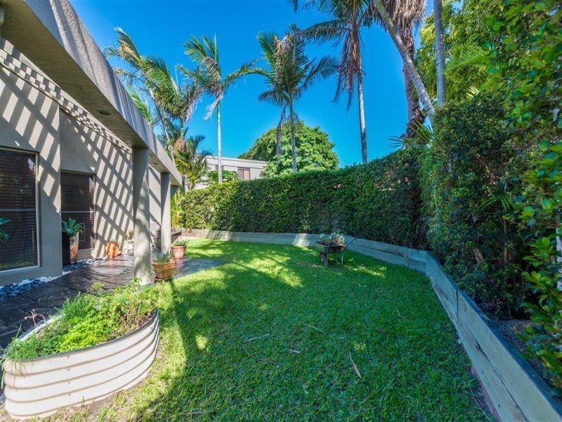 35 Beauty Point Drive, Robina QLD 4226