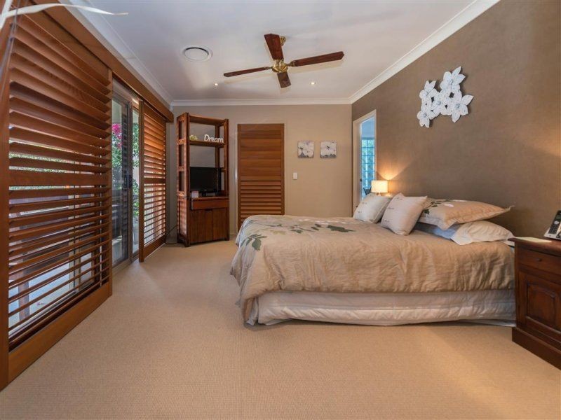 35 Beauty Point Drive, Robina QLD 4226