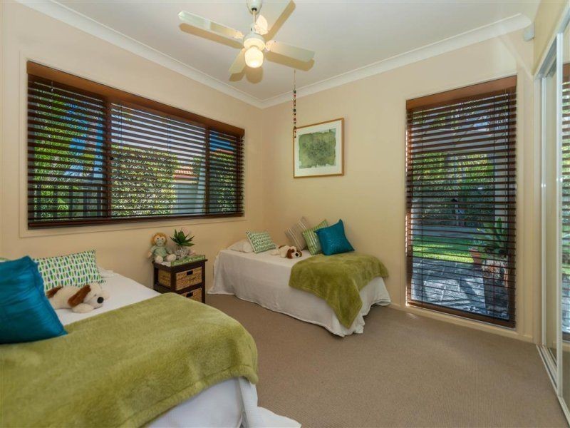 35 Beauty Point Drive, Robina QLD 4226