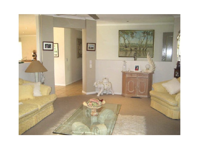 2 Bedford Crescent, Mudgeeraba QLD 4213