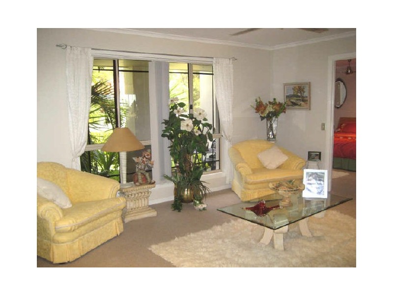 2 Bedford Crescent, Mudgeeraba QLD 4213