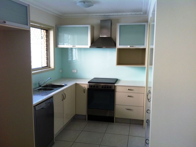 4 Aruma Avenue, Burleigh Waters QLD 4220