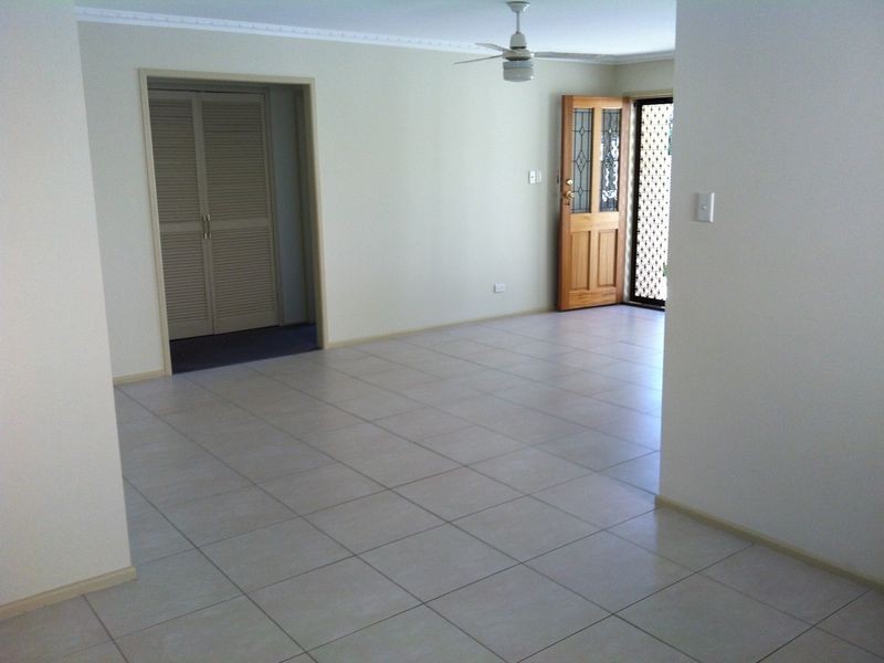 4 Aruma Avenue, Burleigh Waters QLD 4220