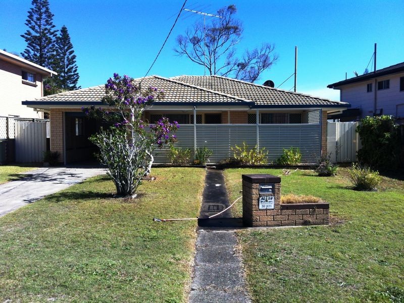 4 Aruma Avenue, Burleigh Waters QLD 4220