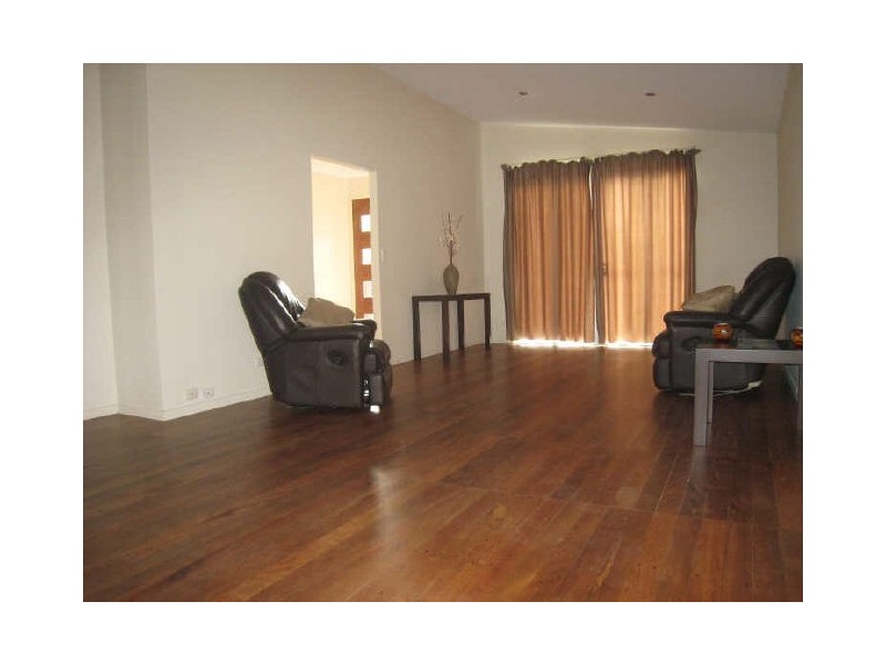 9 Maitland Street, Burleigh Waters QLD 4220