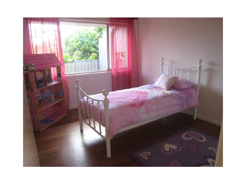 9 Maitland Street, Burleigh Waters QLD 4220