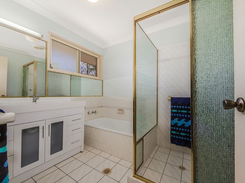 2/13 Elwood Court, Burleigh Waters QLD 4220