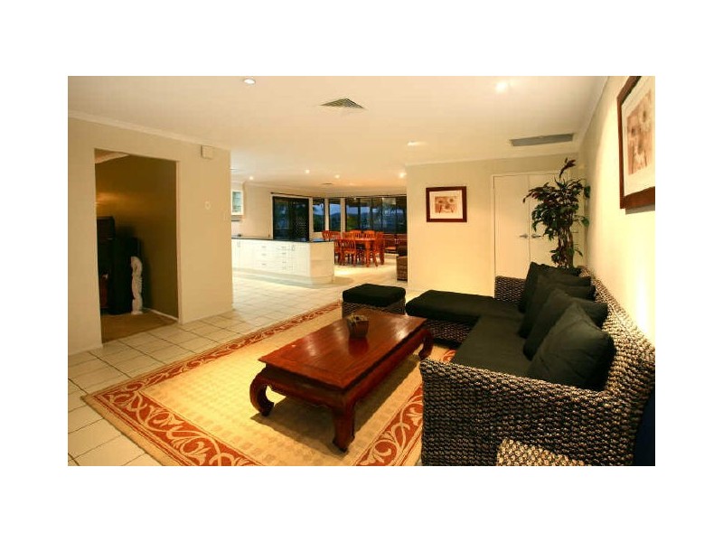2 Boston Place, Burleigh Waters QLD 4220
