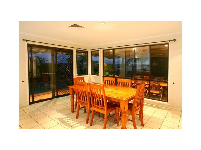 2 Boston Place, Burleigh Waters QLD 4220