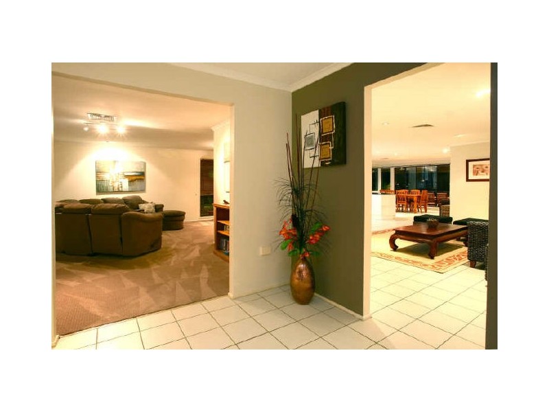2 Boston Place, Burleigh Waters QLD 4220