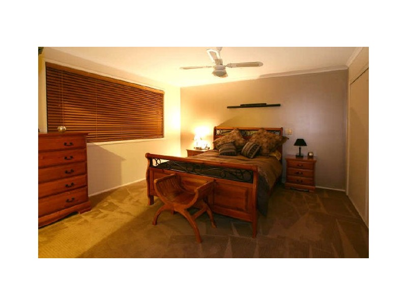2 Boston Place, Burleigh Waters QLD 4220