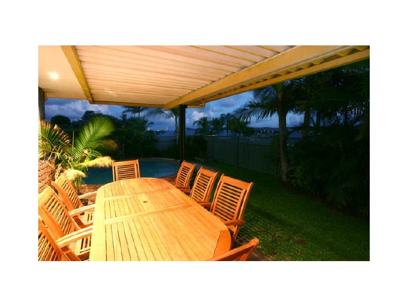 2 Boston Place, Burleigh Waters QLD 4220