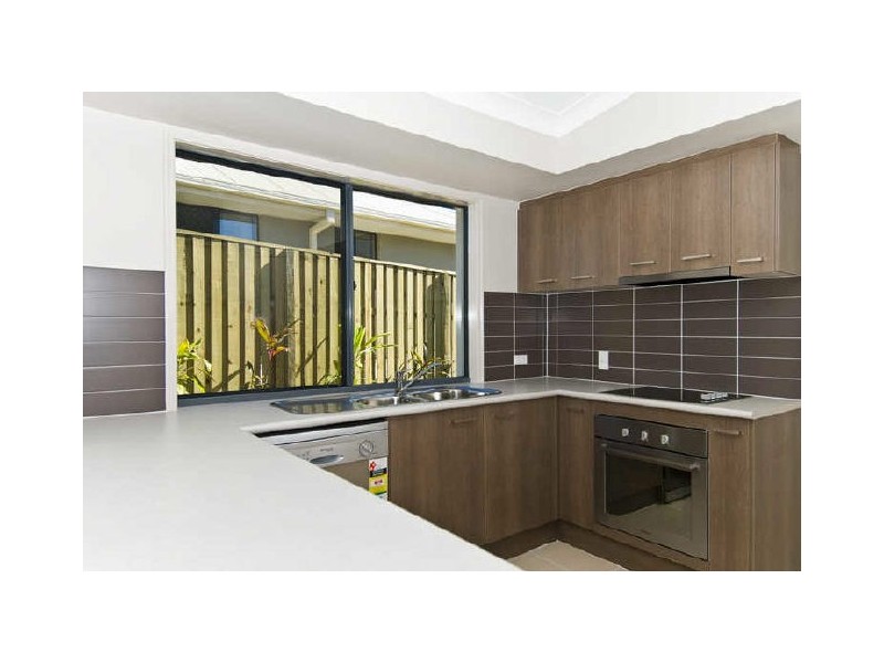 102 Observatory Drive, Reedy Creek QLD 4227