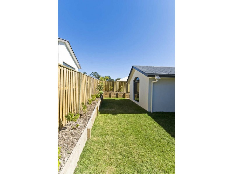 102 Observatory Drive, Reedy Creek QLD 4227