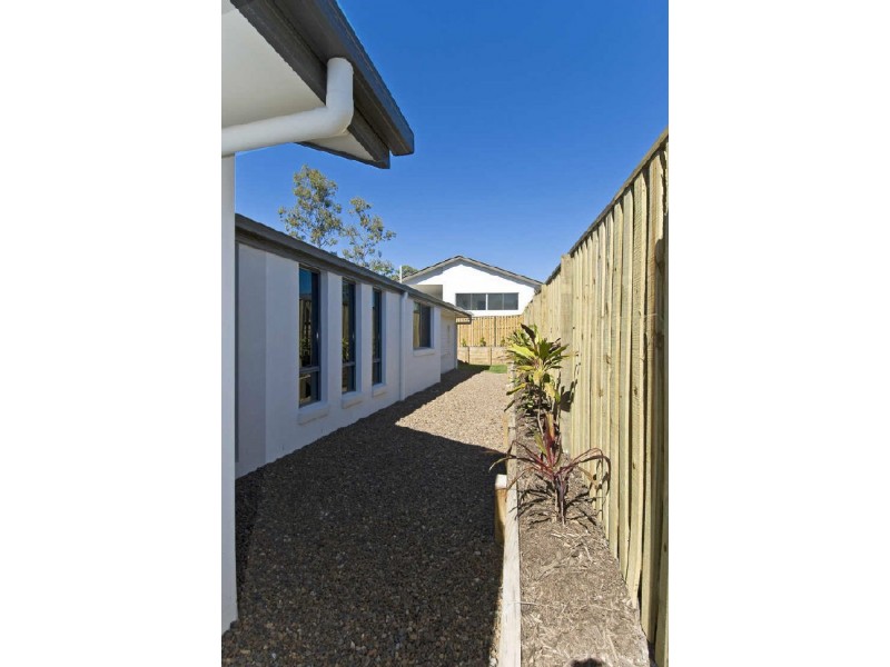 102 Observatory Drive, Reedy Creek QLD 4227