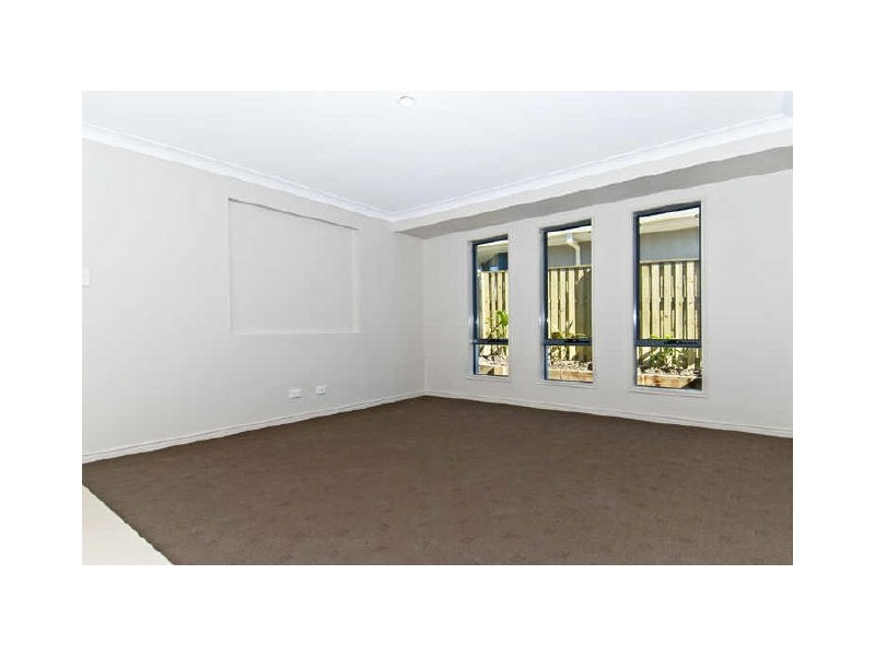 102 Observatory Drive, Reedy Creek QLD 4227