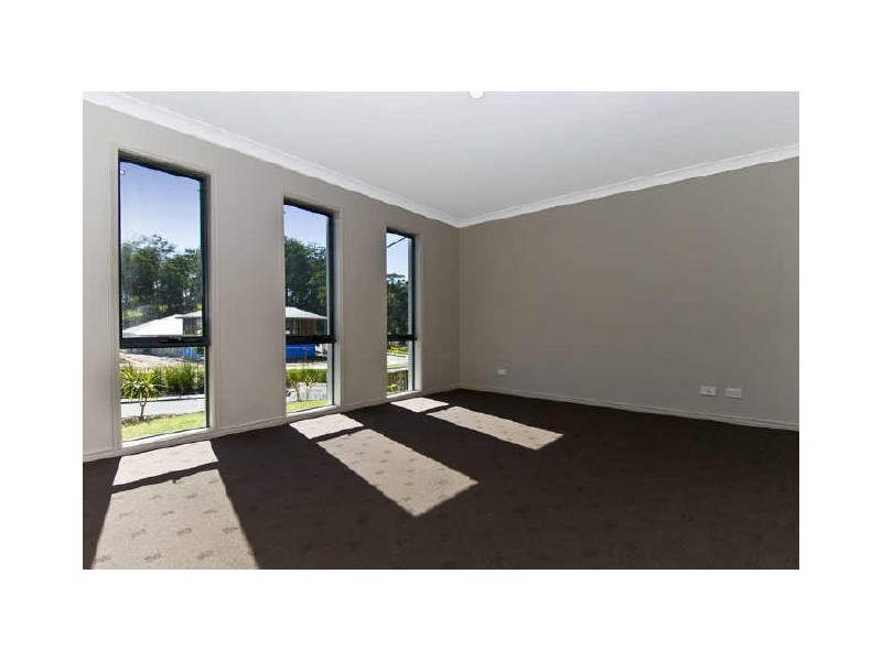 102 Observatory Drive, Reedy Creek QLD 4227