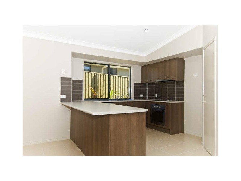 102 Observatory Drive, Reedy Creek QLD 4227