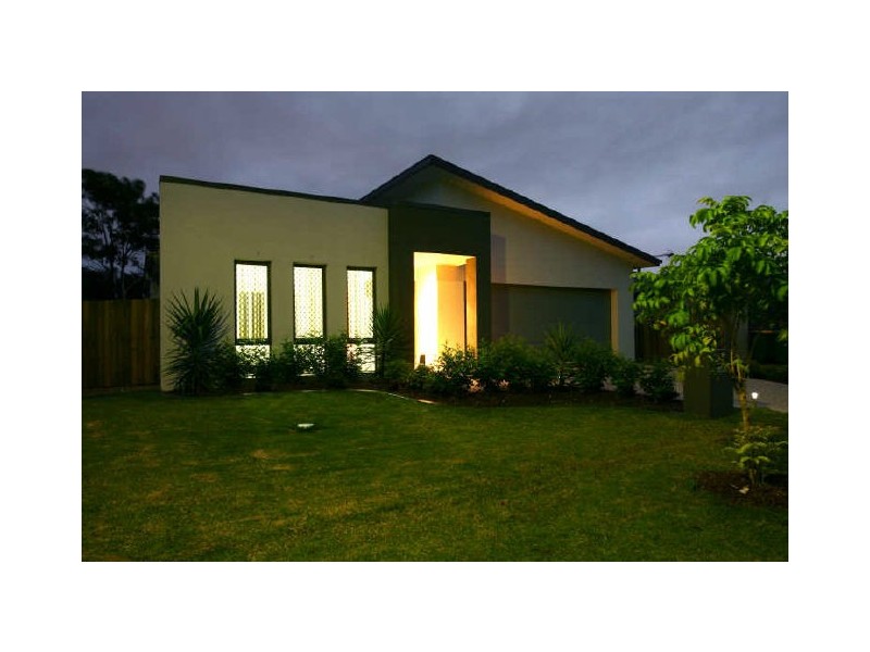 7 Laura Place, Varsity Lakes QLD 4227