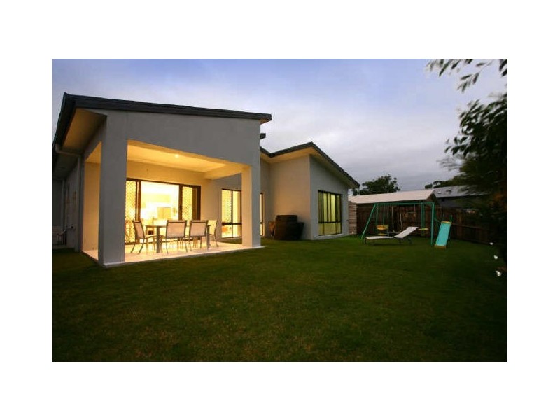 7 Laura Place, Varsity Lakes QLD 4227