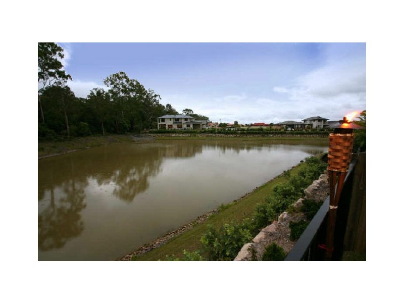 7 Laura Place, Varsity Lakes QLD 4227