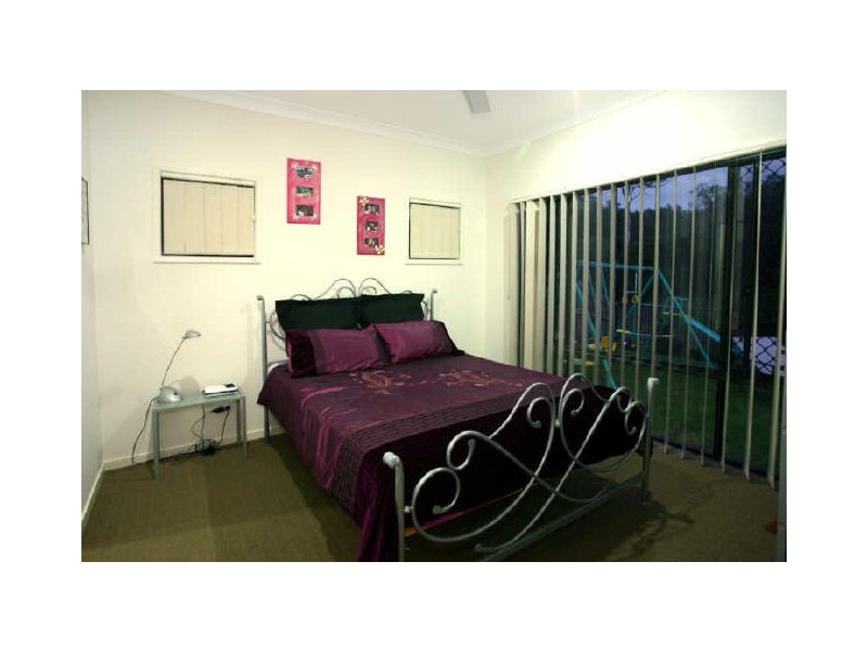7 Laura Place, Varsity Lakes QLD 4227