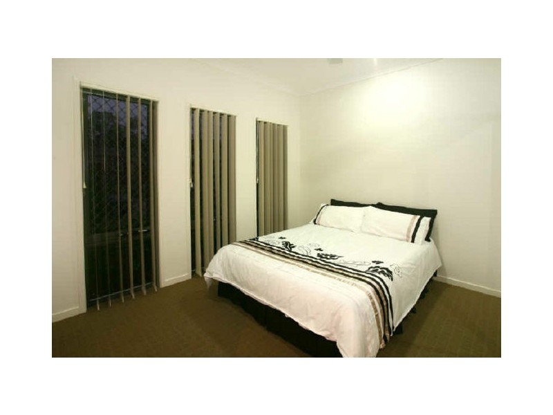 7 Laura Place, Varsity Lakes QLD 4227