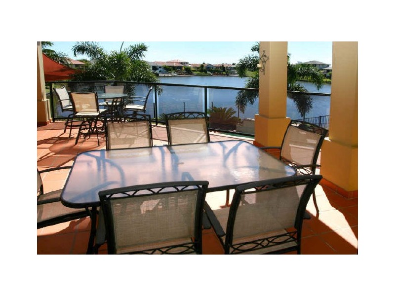 6 Palmyra Ct, Burleigh Heads QLD 4220