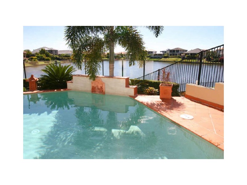 6 Palmyra Ct, Burleigh Heads QLD 4220