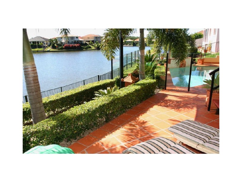 6 Palmyra Ct, Burleigh Heads QLD 4220