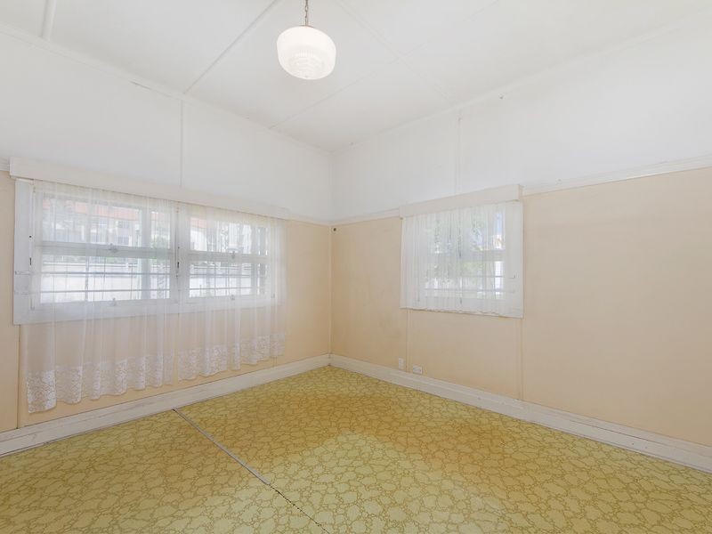 1 Banksia Broadway (1816 Gold Co, Burleigh Heads QLD 4220