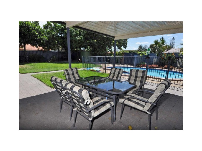 14 Salacia Avenue, Mermaid Waters QLD 4218