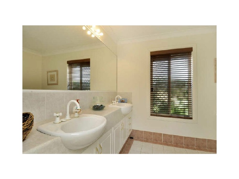 43 Coronet Crescent, Burleigh Waters QLD 4220