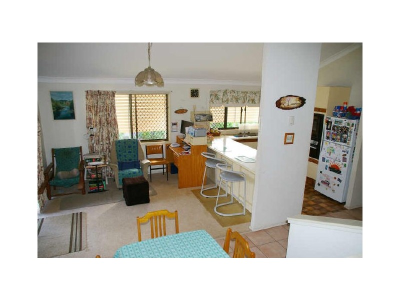 19 Redleaf Court, Burleigh Waters QLD 4220