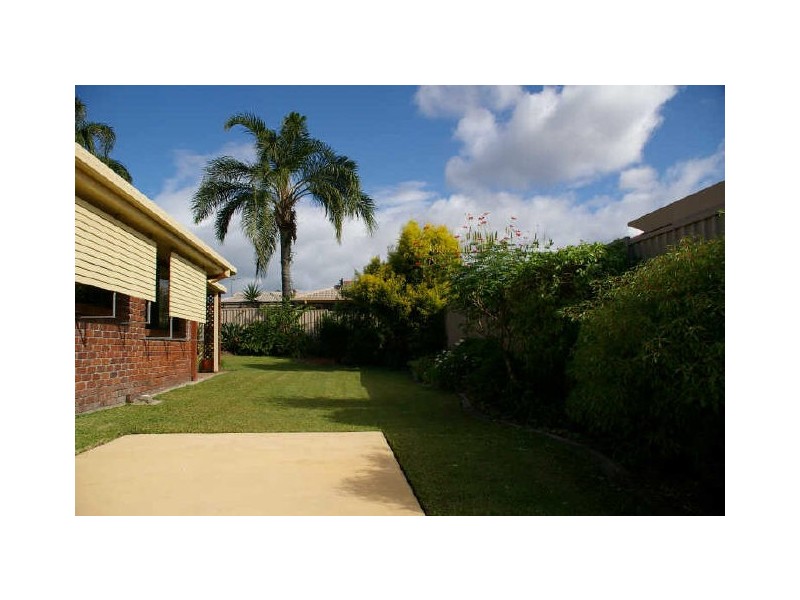 19 Redleaf Court, Burleigh Waters QLD 4220