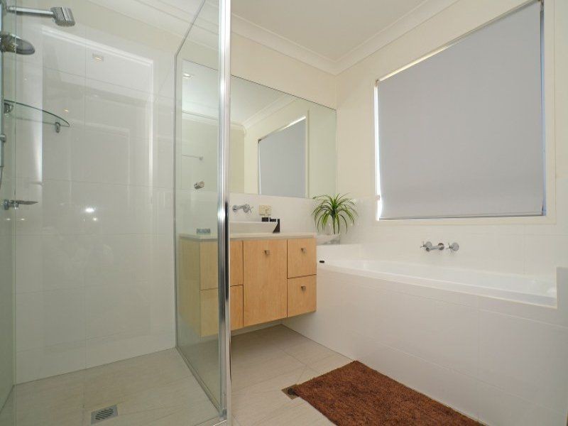 2/1 Leiden Street, Reedy Creek QLD 4227