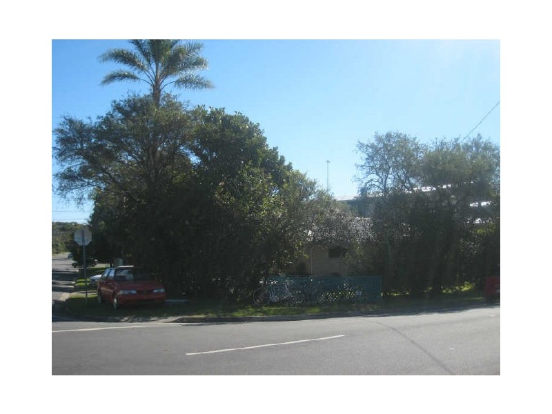 32 Symonds Road, Burleigh Heads QLD 4220