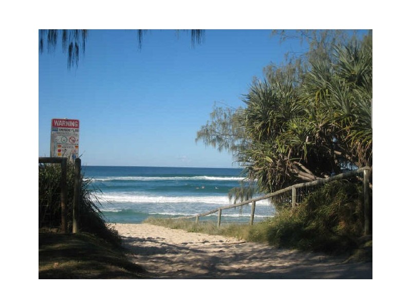 32 Symonds Road, Burleigh Heads QLD 4220