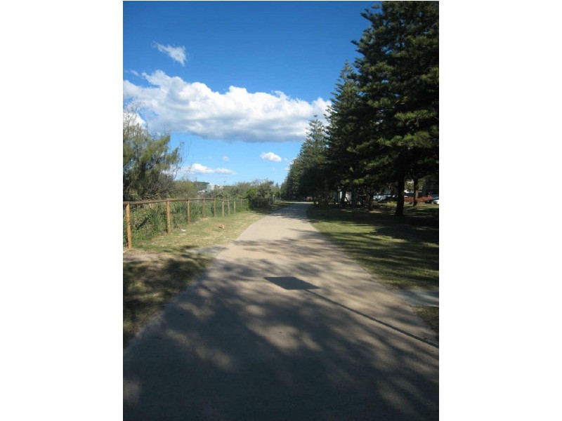 32 Symonds Road, Burleigh Heads QLD 4220