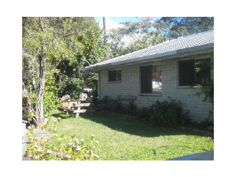 32 Symonds Road, Burleigh Heads QLD 4220