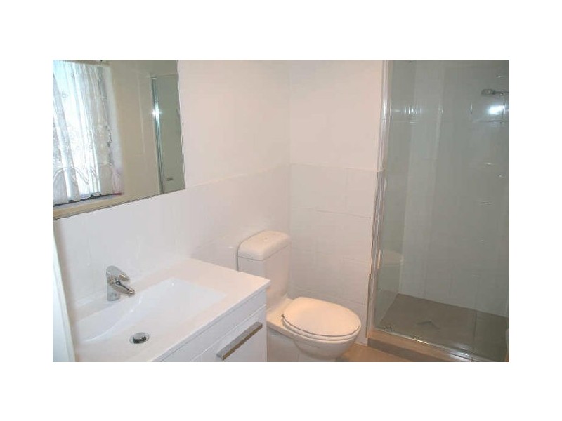 8 Bushtree Court, Burleigh Waters QLD 4220