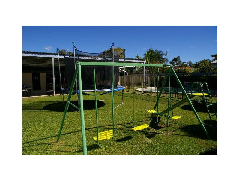 8 Bushtree Court, Burleigh Waters QLD 4220