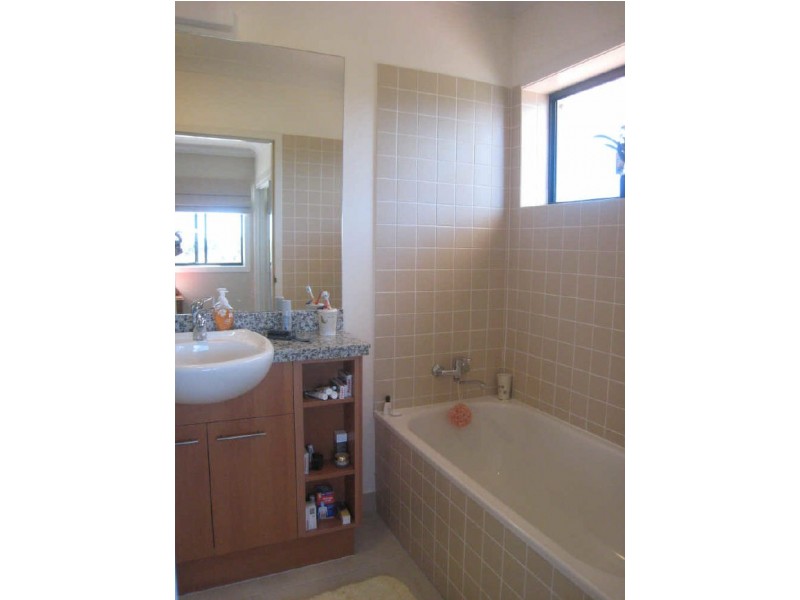 20/501 North Hill Drive, Robina QLD 4226