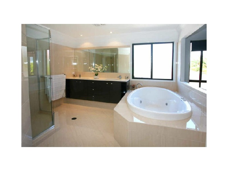 63 Bayswater Avenue, Varsity Lakes QLD 4227