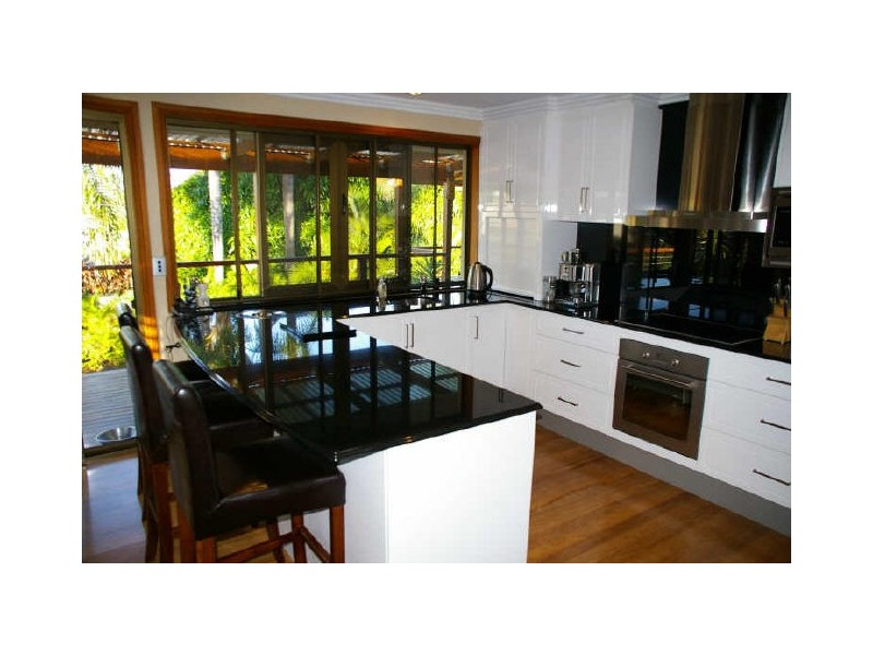 169 Burleigh St, Burleigh Waters QLD 4220