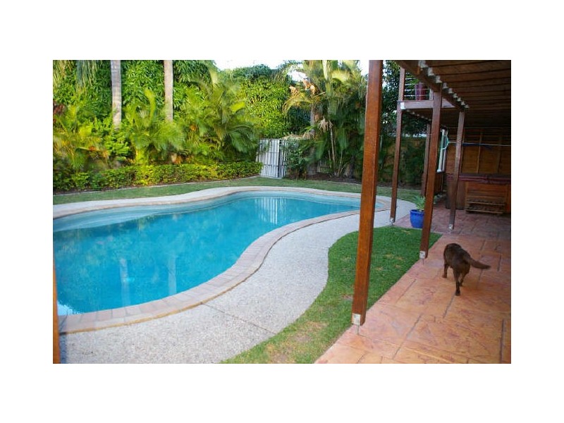 169 Burleigh St, Burleigh Waters QLD 4220