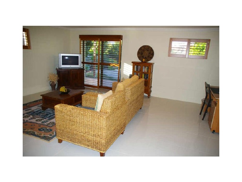 169 Burleigh St, Burleigh Waters QLD 4220