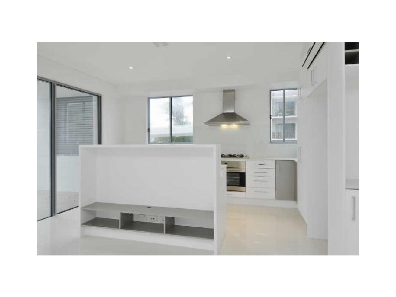 1/10 Tallebudgera Drive, Palm Beach QLD 4221