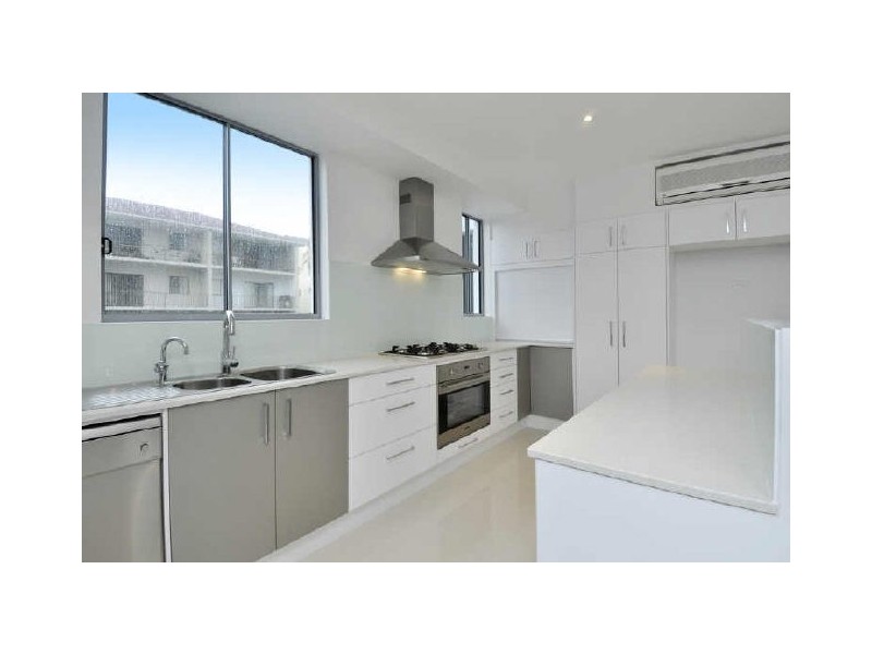 1/10 Tallebudgera Drive, Palm Beach QLD 4221